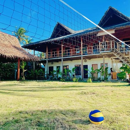 ג'נרל לונה Siargao Sunflower Suites מראה חיצוני תמונה