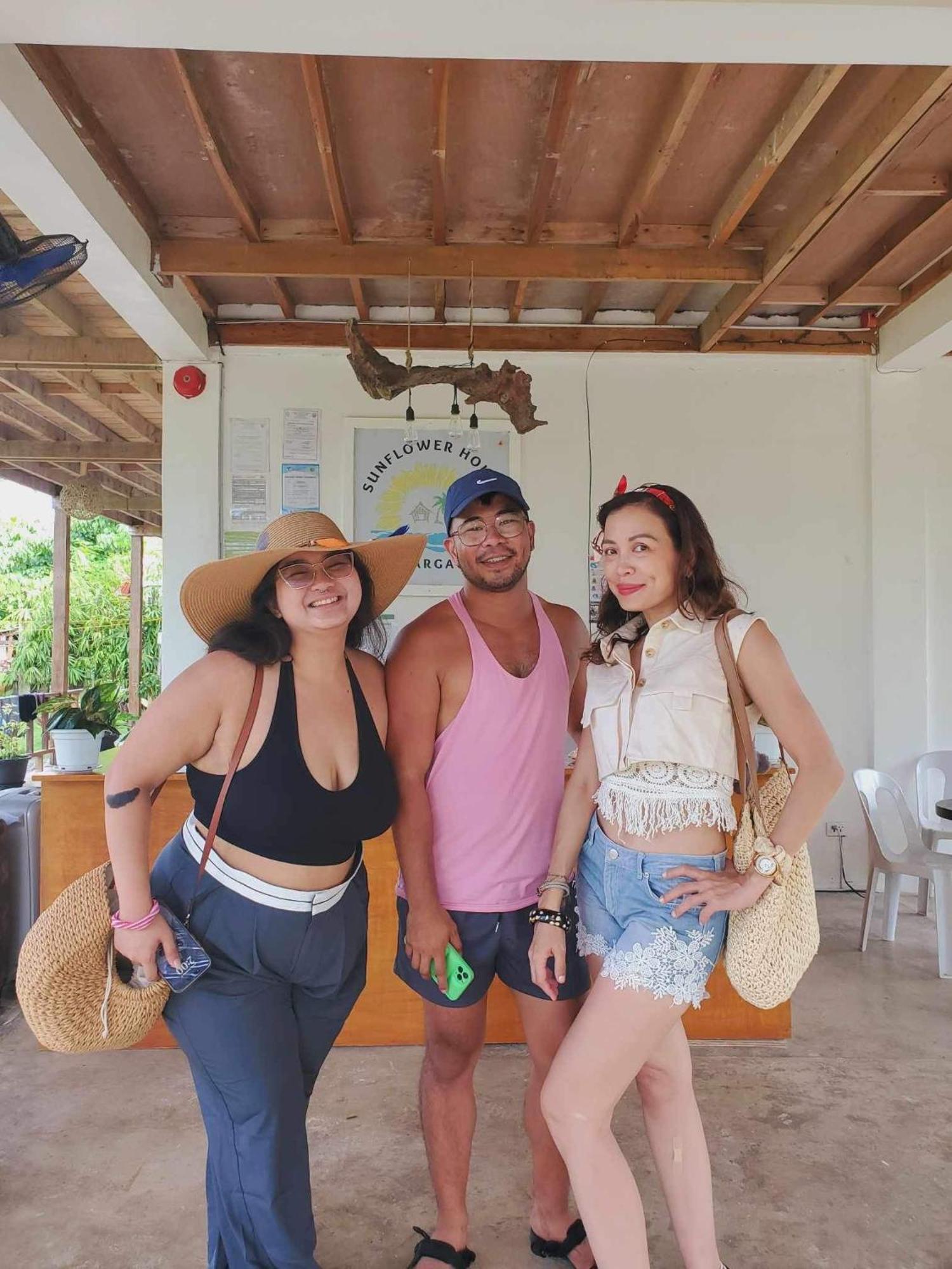 ג'נרל לונה Siargao Sunflower Suites מראה חיצוני תמונה