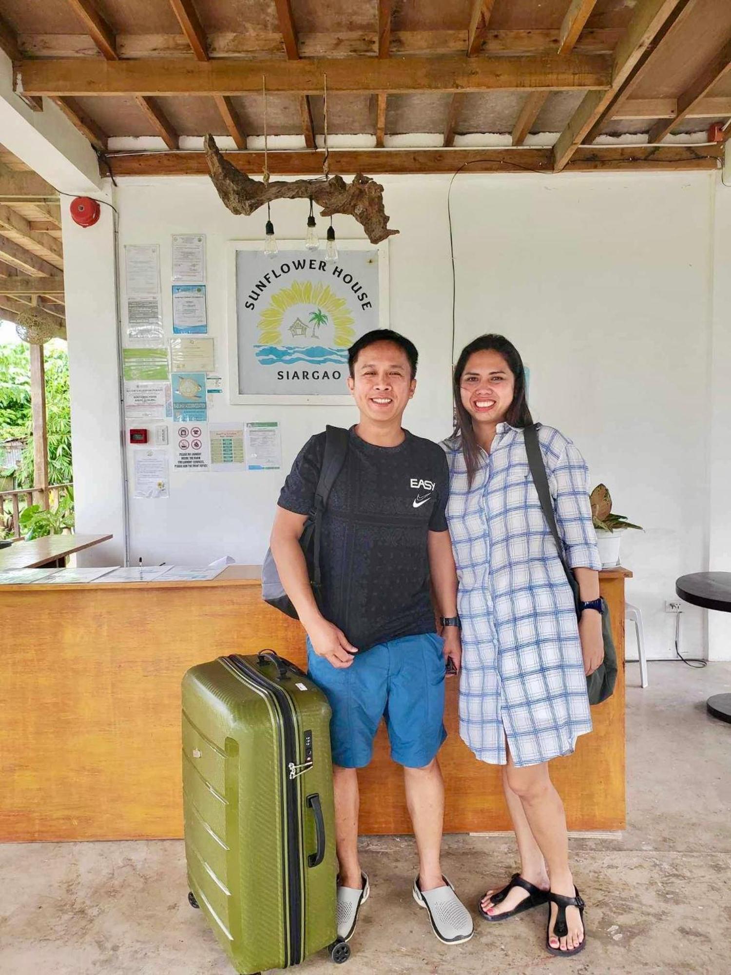 ג'נרל לונה Siargao Sunflower Suites מראה חיצוני תמונה