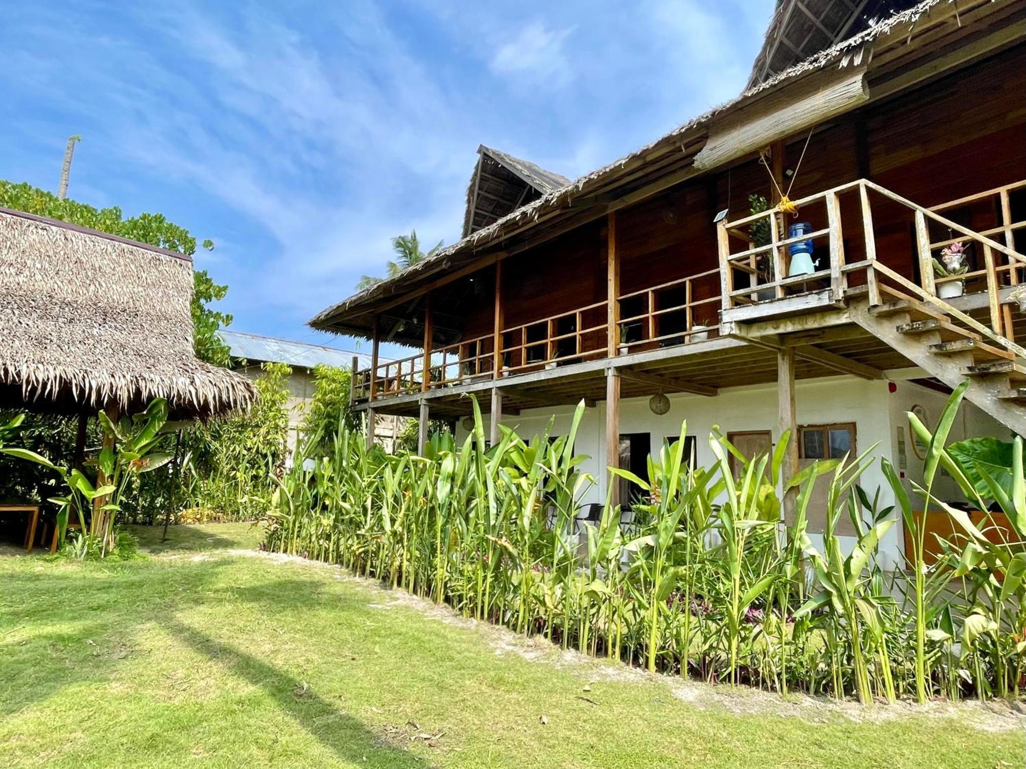 ג'נרל לונה Siargao Sunflower Suites מראה חיצוני תמונה